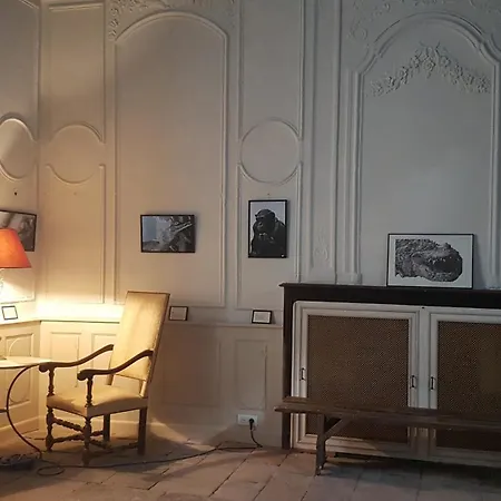 La Maison Des Echevins Bed & Breakfast 3*