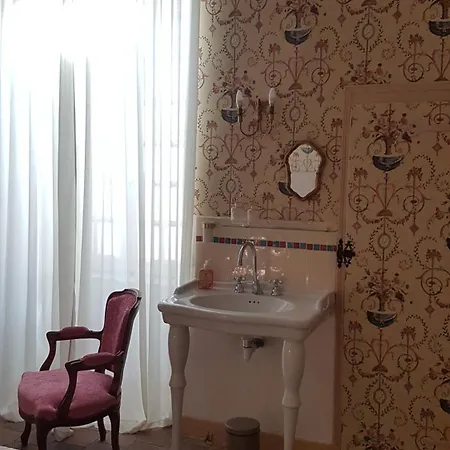 Bed & Breakfast La Maison Des Echevins 3*