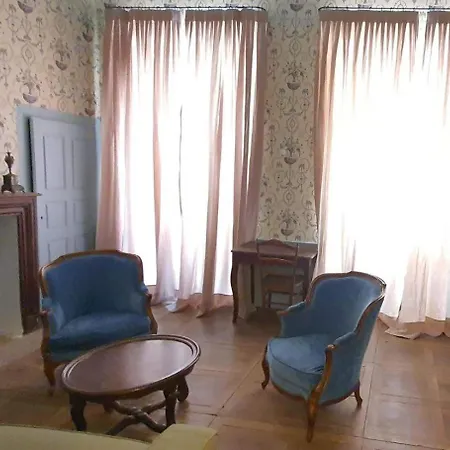 ベッド・アンド・ブレックファスト La Maison Des Echevins