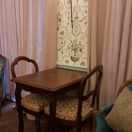 ベッド・アンド・ブレックファスト La Maison Des Echevins Vabres-l'Abbaye