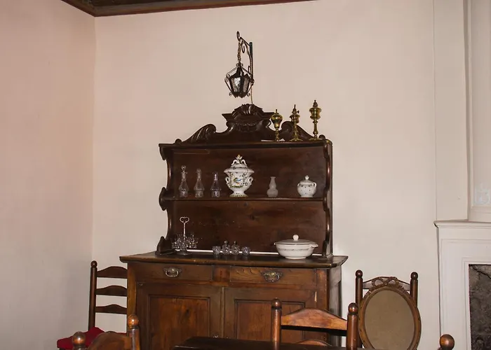 Alojamento de Acomodação e Pequeno-almoço La Maison Des Echevins 3*